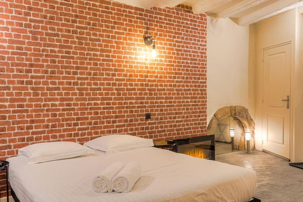 Industrial-Style Studio With Bathtub, Vieux-Lyon Extérieur photo